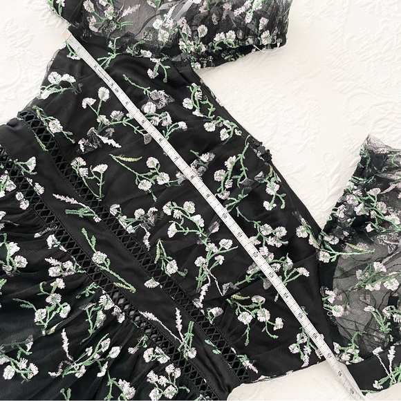 NWOT Lulus Radiant Love Black Floral Embroidered Short Sleeve Skater Dress Small - Picture 6 of 7